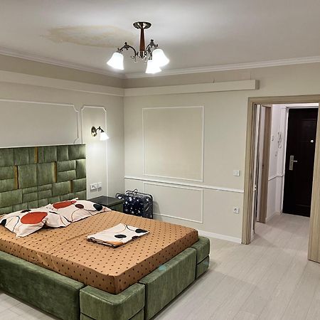 Apartament 1 Camera Brăila エクステリア 写真
