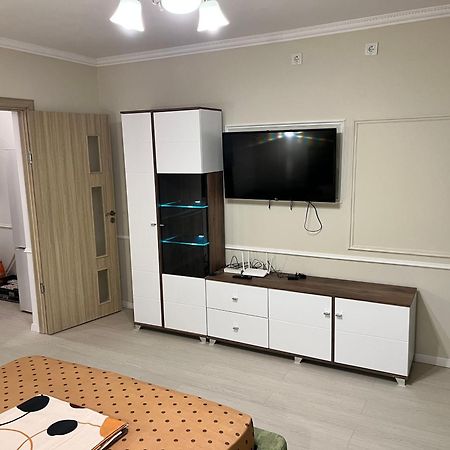 Apartament 1 Camera Brăila エクステリア 写真